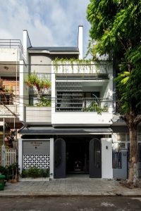 Nhà hướng Tây giảm nóng nhờ mảng xanh trong – ngoài