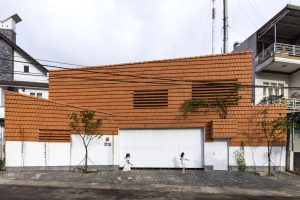 Ngôi nhà có hệ mái như sân vận động
