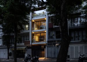 Nhà phố tối giản ứng dụng thiết bị thông minh