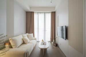 Cải tạo căn hộ hai phòng ngủ với tone màu trung tính, hiện đại