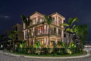 Biệt thự với không gian đan xen các mảng màu tương phản