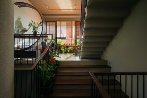 Nhà ống thông thoáng nhờ giải pháp lệch tầng
