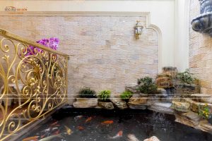 Đ’s House – Nhà phố sang trọng với 2 gam màu trắng và vàng