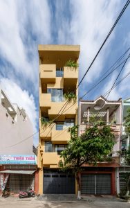 Nhà ống một mặt thoáng với đủ không gian sân vườn