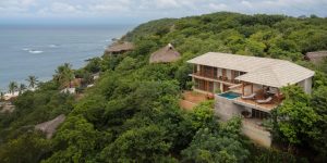 Casa Queña: Tổ ấm mộc mạc giữa rừng và biển