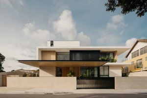 Biệt thự 900 m2 ôm bể bơi dài 25 m