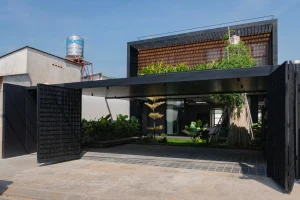 Ngôi nhà 466 m2 thiết kế ngoài đóng, trong mở