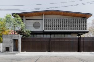 Ngôi nhà mang cảm hứng Trung Hoa với kết cấu lộ thiên hiện đại