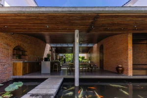 Nhà 250 m2 không dùng cửa, đưa cây xanh vào không gian sống