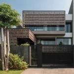 Nhà 3 tầng dùng lớp vỏ đan để giảm nắng nóng