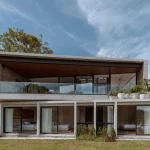 Biệt thự 550 m2 xây xoay quanh 3 cái cây lớn
