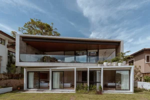 Biệt thự 550 m2 xây xoay quanh 3 cái cây lớn
